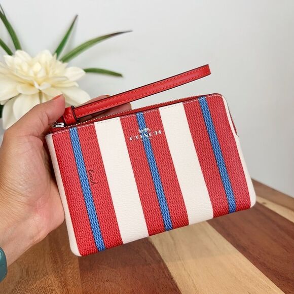 NWT‎ Coach Corner Zip Wristlet With Stripe Print - Picture 2 of 7